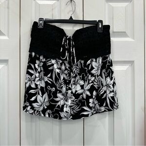 Black and White Floral Halter Top with Lace and Flowers Print